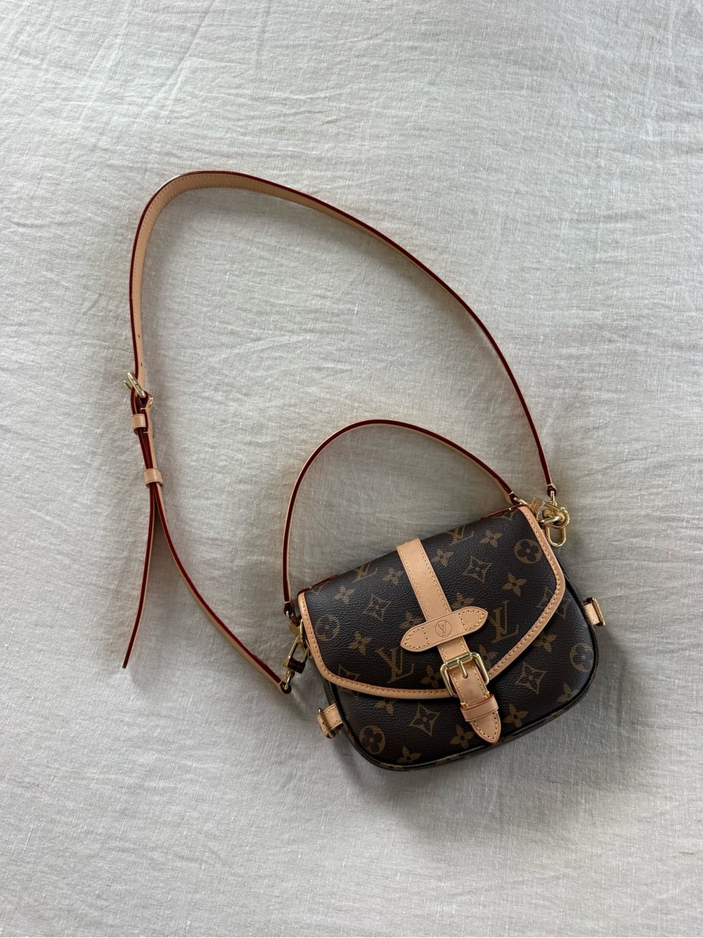 Louis Vuitton Saumur BB cross body bag like new